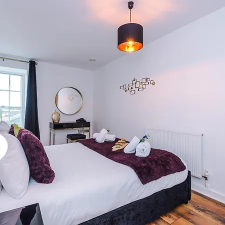 New! Stunning City Centre 2-Bed Apartment In Chester By 53 Degrees Property - Ideal For Couples & Groups - Sleeps 4! Exterior photo