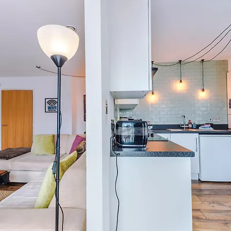 New! Stunning City Centre 2-Bed Apartment In Chester By 53 Degrees Property - Ideal For Couples & Groups - Sleeps 4! Exterior photo