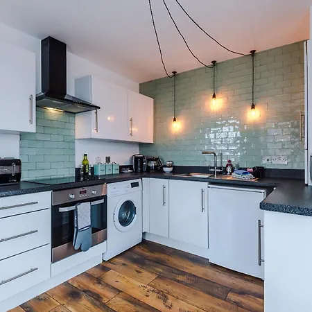 New! Stunning City Centre 2-Bed Apartment In Chester By 53 Degrees Property - Ideal For Couples & Groups - Sleeps 4! Exterior photo