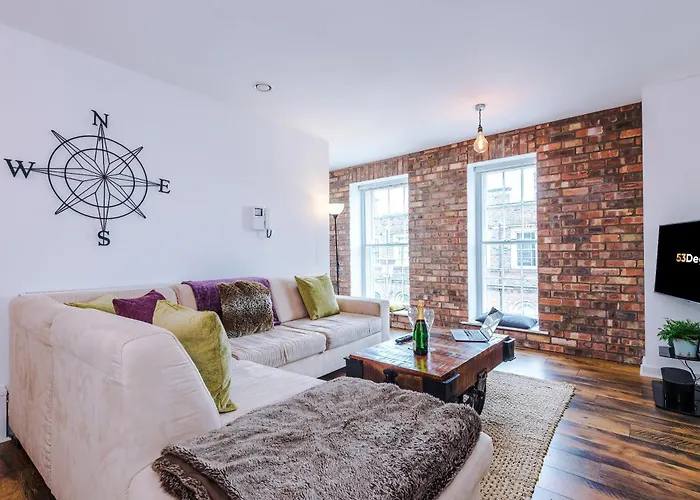 New! Stunning City Centre 2-Bed Apartment In Chester By 53 Degrees Property - Ideal For Couples & Groups - Sleeps 4!