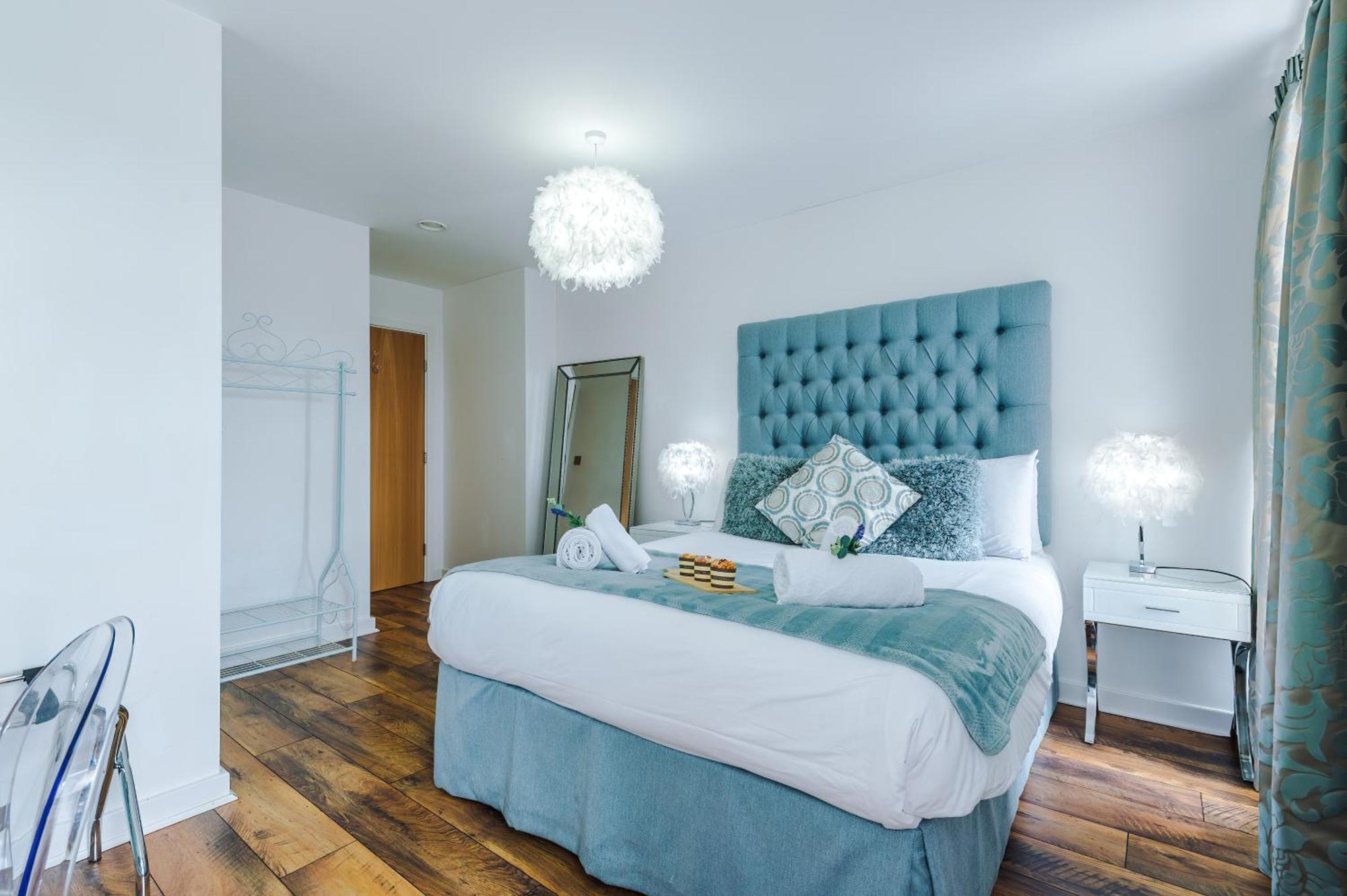 Apartment New! Stunning Centre 2-bed In By 53 Degrees - Ideal For Couples & Groups - Sleeps 4! *